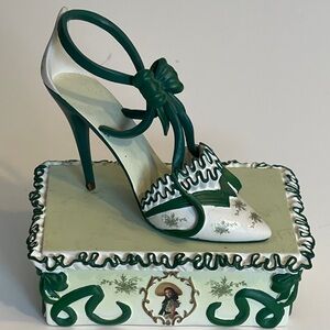 Gone With The Wind Southern Belle In Step with Scarlett High Heel Figurine